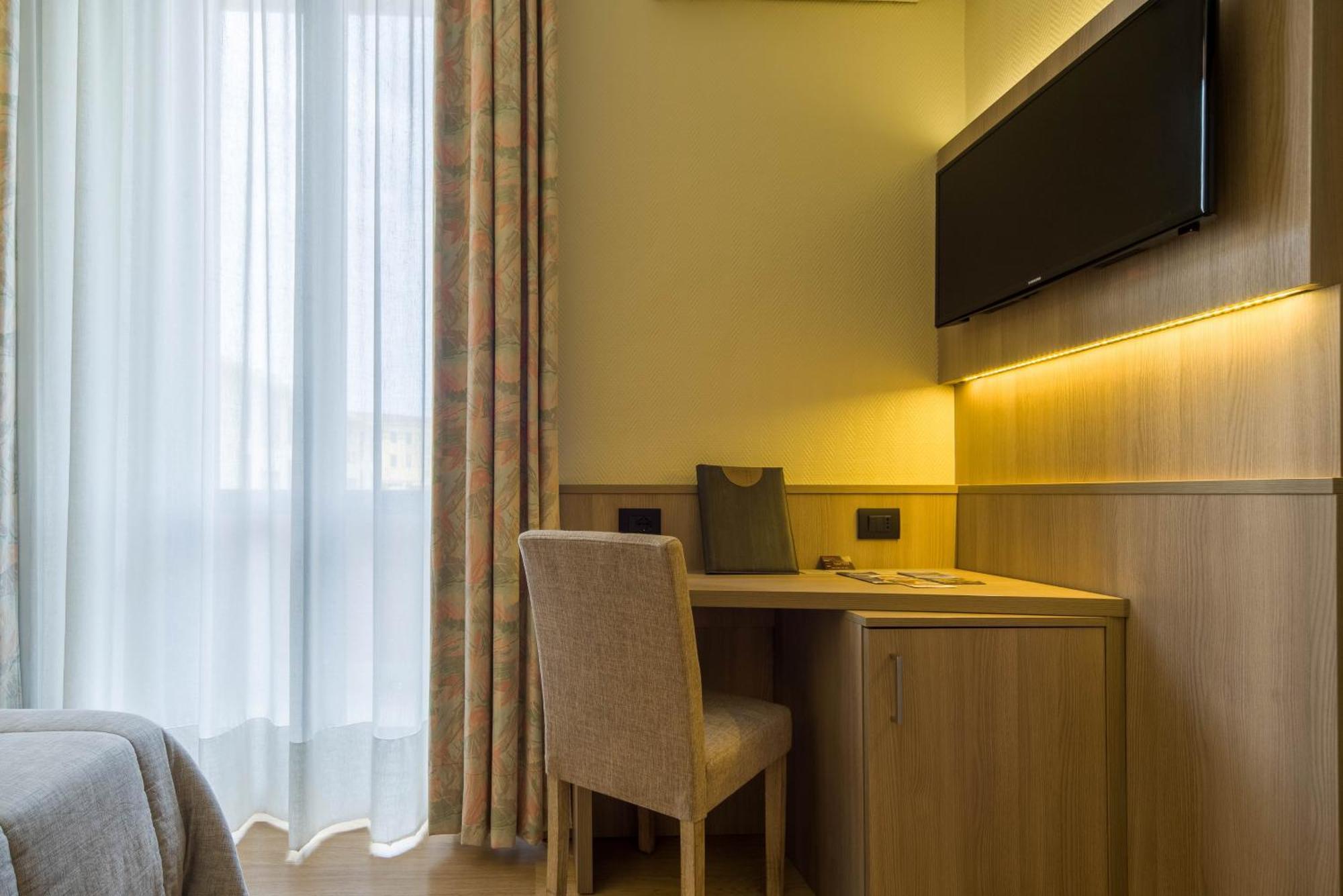 Hotel Est Piombino Exteriér fotografie