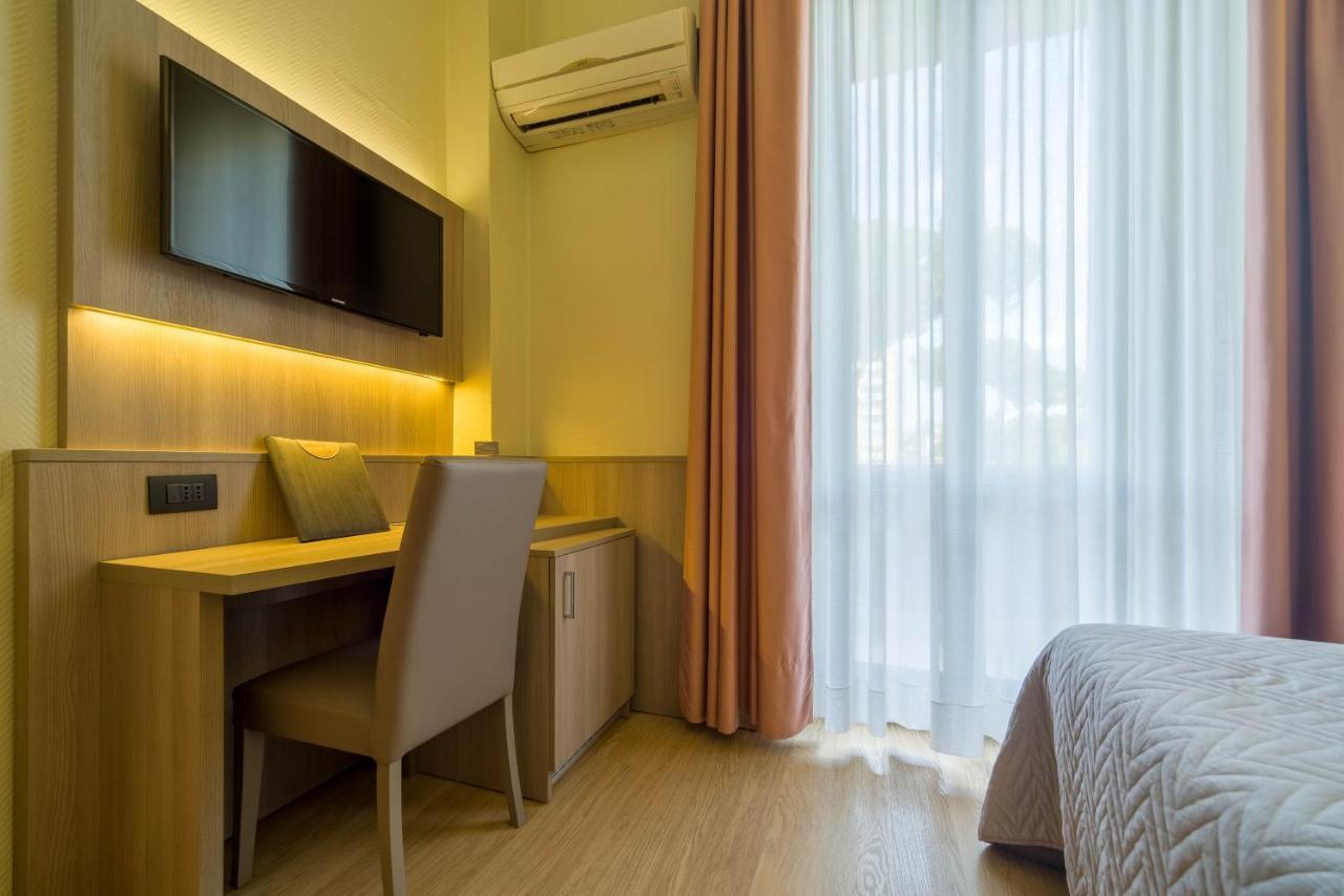 Hotel Est Piombino Exteriér fotografie